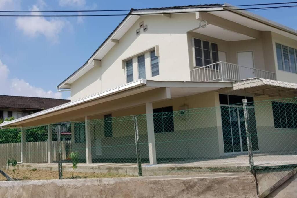 J & I Homestay Sibu Exterior photo